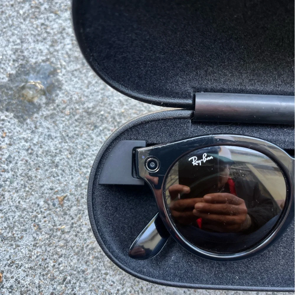 RayBan’s smart glasses